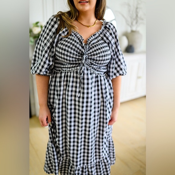 ANDREE BY UNIT Dresses & Skirts - ANDREE BY UNIT Black & White Gingham Midi Dress